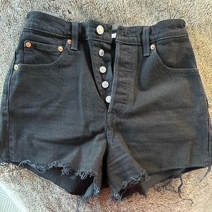 Black Levi’s Ribcage Shorts size 26